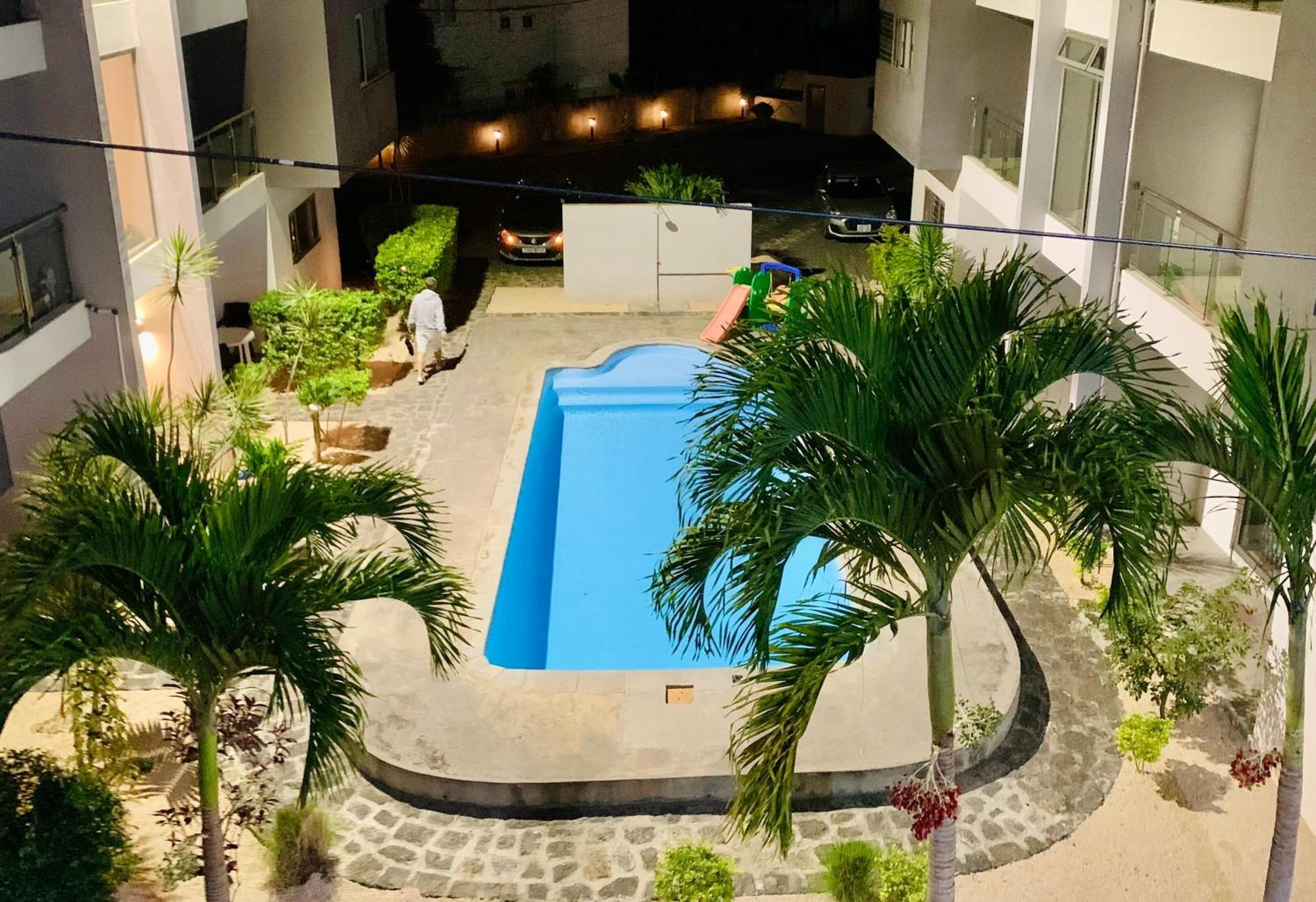 Ibiza Apartment - 150M From The Beach Flic en Flac Екстер'єр фото